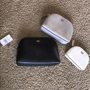 MICHAEL KORS MAKEUP BAGS 3 IN 1